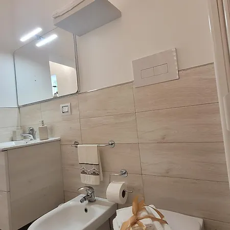 Jey Studio_Independent Seafront Apartment Terrasini Buitenkant foto